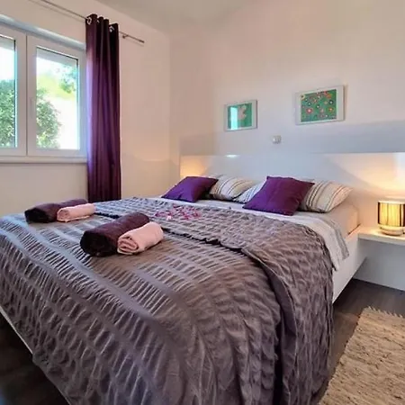 Apartment Melone 2 Dramalj By Guide *