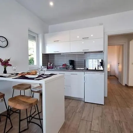 Διαμέρισμα Melone 2 Dramalj By Guide *