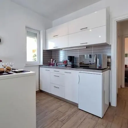 Melone 2 Dramalj By Guide